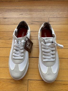 NWT Muk Luks OG sneakers white men size 10